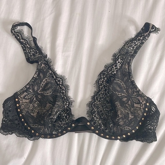 Victoria's Secret Other - Victoria’s Secret Very Sexy Unlined Lace bra 32C